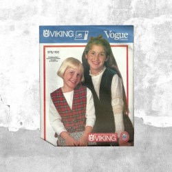 978 VOGUE VIKING KIDS SPLIT SKIRT, PANTS, DETACH BIB, TOP PATTERN 4-8 UNCUT